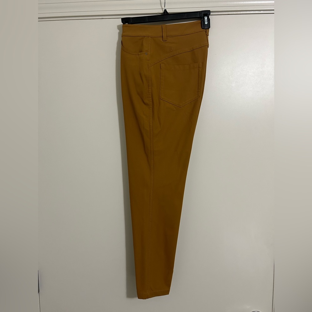 Lululemon Women’s Straight Leg Pants